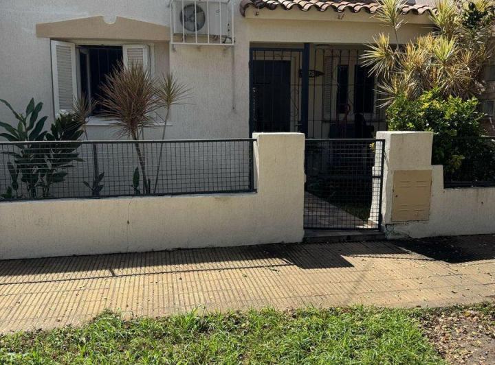 Casa · 100m² · 6 Ambientes