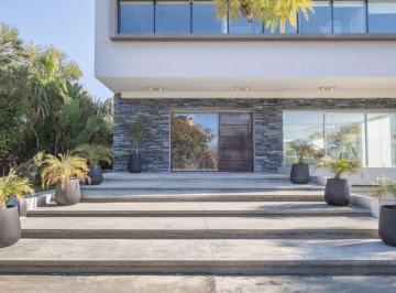 Casa · 525ha · 5 Ambientes · 2 Cocheras · Casa en Alquiler 4 Dorm. Amoblada Al Rio en Albanueva, Rincón de Milberg, Tigre
