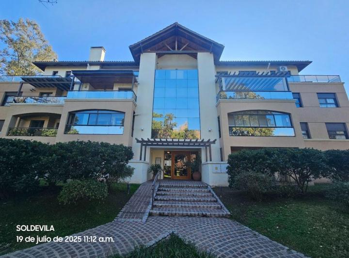 Departamento · 100m² · 5 Ambientes · 1 Cochera