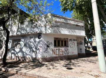 Casa de 3 ambientes, Rosario · Venta Casa 2 Dorm. a Reciclar en Lourdes!