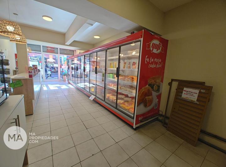 Local comercial · 104m²