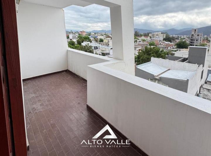 Departamento · 5 Ambientes · 1 Cochera