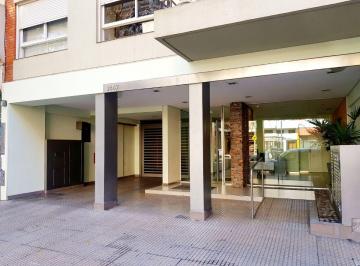 Departamento de 4 ambientes, Belgrano · Excelente 4 Amb con Cochera y 2 Patios en Edificio con Amenities.