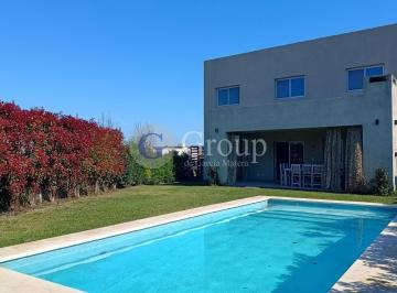 Casa · 140m² · 4 Ambientes · 2 Cocheras · Casa en Venta en Santa Lucia, Pilar del Este, Pilar