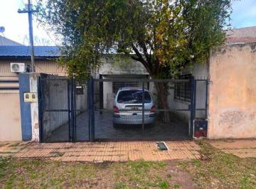 Casa · 72m² · 3 Ambientes · 1 Cochera · Casa 3 Ambientes con Amplio Jardín en Venta - Ezpeleta Oeste