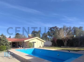 Casa · 320m² · 6 Ambientes · 2 Cocheras · Venta Casa 6 Ambientes Luján de Cuyo