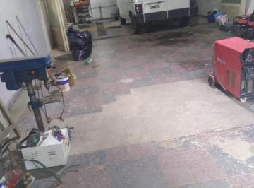 Bodega-Galpón · 120m² · Alquiler Galpón 120 m² en Caseros