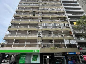 Departamento · 55m² · 3 Ambientes · Departamento en Venta 2 Dorm. con Balcón Al Frente Av Pellegrini Barrio Centro Rosario
