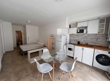 Departamento · 29m² · 1 Ambiente · 1 Cochera · Departamento en Alquiler - Monoambiente Amueblado con Patio Propio y Cochera