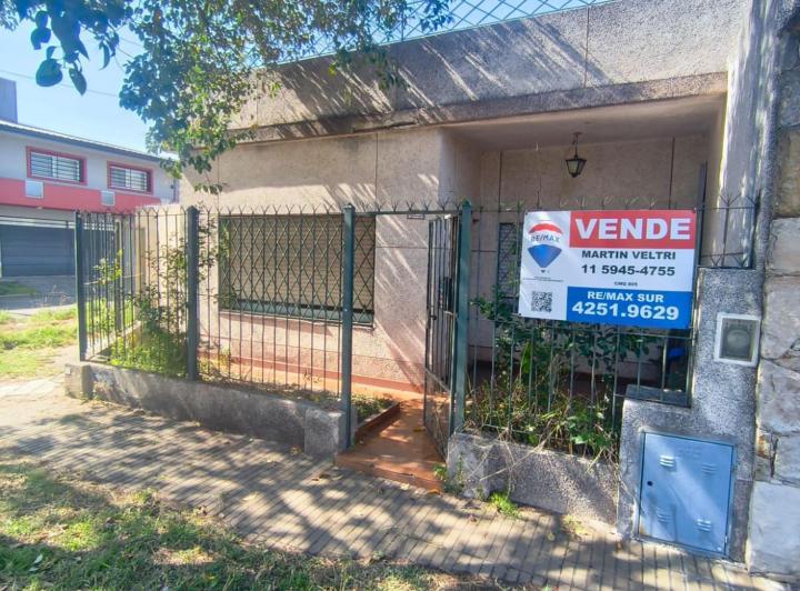 Casa · 75m² · 4 Ambientes · 1 Cochera