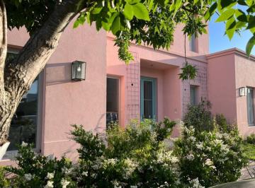 Casa · 6 Ambientes · 2 Cocheras · Casa en Alquiler de Temporada, San Rafael, Villa Nueva