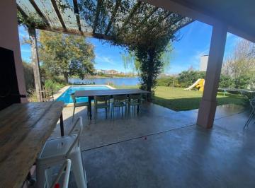 Casa · 6 Ambientes · 2 Cocheras · Casa en Alquiler de Temporada, San Rafael, Villa Nueva