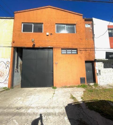 Bodega-Galpón · 150m² · 3 Ambientes