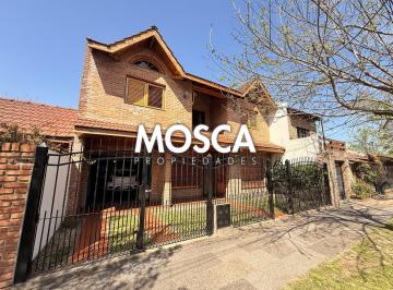 Casa · 110m² · 7 Ambientes · 3 Cocheras · Casa - Moreno Vendo
