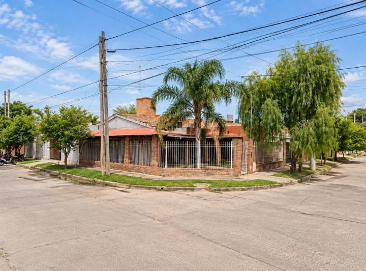 Casa · 98m² · 4 Ambientes · 1 Cochera