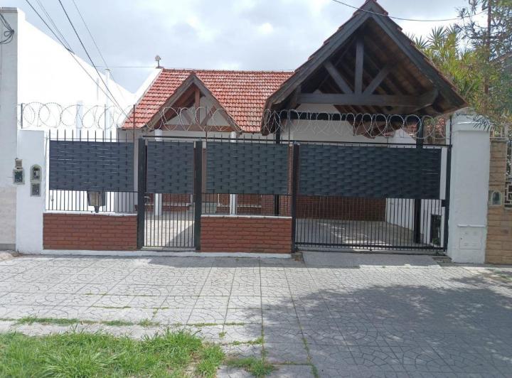 Casa · 70m² · 3 Ambientes · 1 Cochera