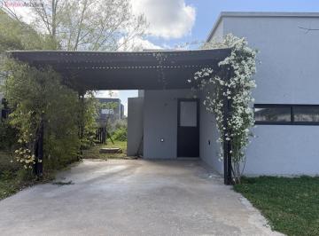 Casa · 140m² · 4 Ambientes · 2 Cocheras · Casa en Venta en Barrio San Gabriel: Una Planta, 3 Dorm. y Pileta (Primera Escritura)