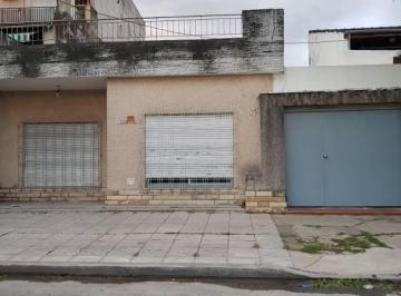Casa · 120m² · 3 Ambientes · 2 Cocheras · Casa 4 Amb.