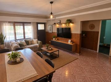 Casa · 130m² · 3 Ambientes · 1 Cochera · Venta Casa 3 Amb. a Reciclar Barrio Fortunato