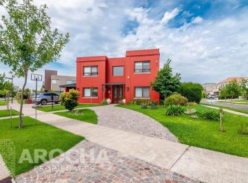 Casa · 280m² · 6 Ambientes · 2 Cocheras · Casa - Nuevo Quilmes
