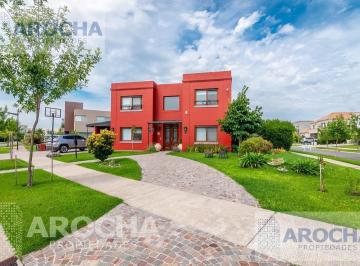 Casa · 280m² · 6 Ambientes · 2 Cocheras · Casa - Nuevo Quilmes