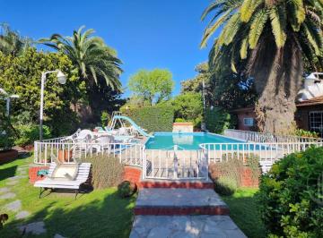 Quinta vacacional · 2100m² · 4 Dormitorios · Quinta en Monte Grande