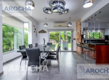Casa · 350m² · 5 Ambientes · 2 Cocheras · Casa - Nuevo Quilmes