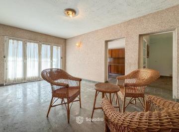 Casa · 200m² · 4 Dormitorios · 1 Cochera · Venta - Casa 4 Dorm., Patio Terraza y Parrillero - Jorge Cura, Rosario