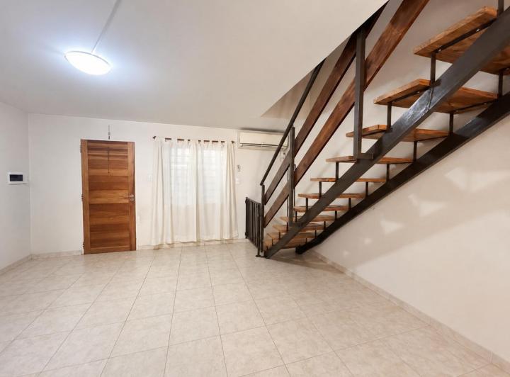 Casa · 89m² · 8 Ambientes · 1 Cochera