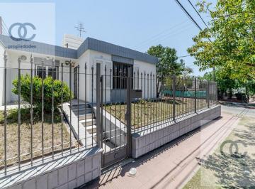 Casa · 177m² · 9 Ambientes · 3 Cocheras · Apta Crédito, Zna Norte, 3 Dor, 2 Bñs, Cochera X 3, Quebrada de Las Rosas!