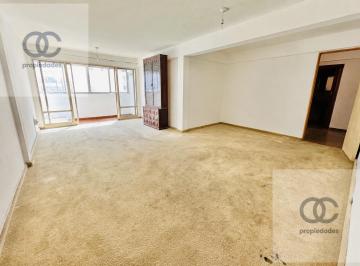 Departamento · 130m² · 3 Ambientes · Departamento en Venta Centro - 3 Dorm. - Cocina Comedor - Apto Crédito