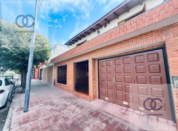 Casa · 224m² · 3 Ambientes · 1 Cochera · Casa en Venta en San Vicente - 3 Dorm. Amplios - Escritura