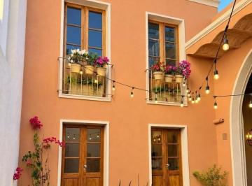 Casa · 131m² · 4 Ambientes · Casa de Pasillo con 3 Dorm. Venta Pileta Exclusiva Centro Rosario