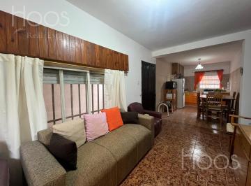 Casa · 90m² · 3 Ambientes · 1 Cochera · Casa 3 Amb. en Venta Ituzaingó Norte con Cochera, Patio, Jardin, Parrilla y Terraza.