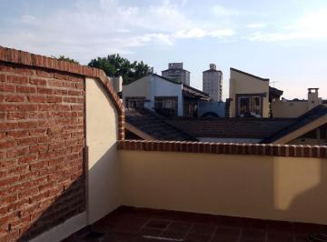 Casa · 82m² · 3 Ambientes · 1 Cochera · Tipo Casa en Triplex, con Cochera, Trerraza