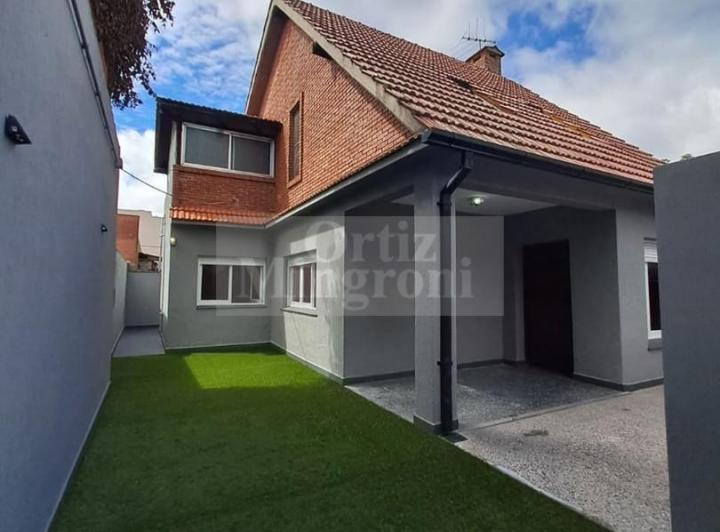 Casa · 150m² · 5 Ambientes · 2 Cocheras