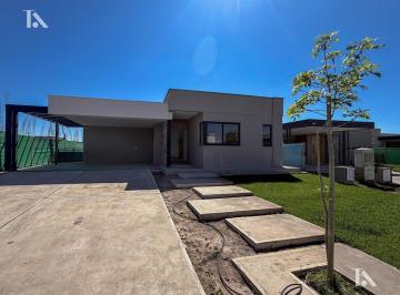 Casa · 180m² · 5 Ambientes · 2 Cocheras · Casa en Barrio Gran Boedo Luján de Cuyo - Apta Crédito