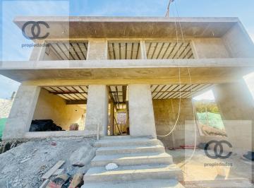 Casa · 280m² · 3 Dormitorios · 2 Cocheras · Casa en Venta La Deseada - 3 Dormitotios - Entrega Diciembre 2026