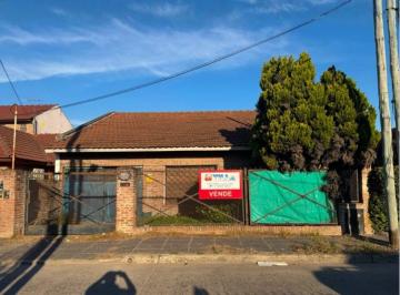 Casa de 3 ambientes, Almirante Brown · Venta Directa - Casa de 3 Amb con Parque y Pileta en Adrogué