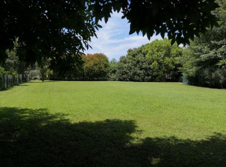 Terreno · 1208m²