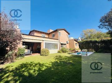 Casa · 267m² · 3 Ambientes · 2 Cocheras · Casa en Venta Los Arboles - 3 Dorm. - Escritorio - Impecable