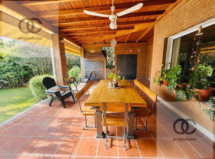 Casa · 267m² · 3 Ambientes · 2 Cocheras