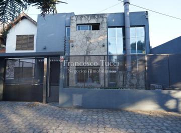 Casa · 200m² · 5 Ambientes · 3 Cocheras · Casa en Alquiler 5 Ambientes con Pileta en Castelar Sur