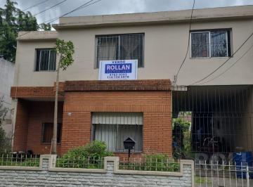 Casa · 300m² · 8 Ambientes · 2 Cocheras · Venta en Block! Multifamiliar! Martinez!