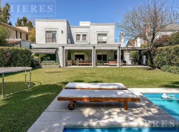 Casa · 196m² · 5 Ambientes · Casa en Venta en El Barrio Los Ceibos
