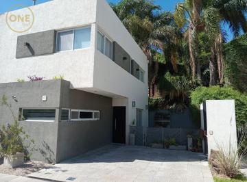 Casa · 90m² · 3 Ambientes · 2 Cocheras · Dúplex en Alquiler en Gonnet