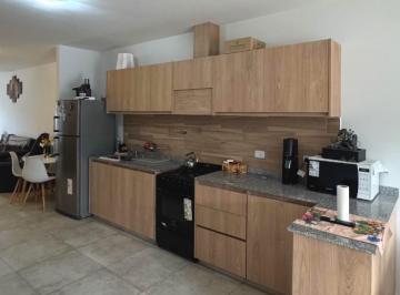 PH · 74m² · 3 Ambientes · 1 Cochera · PH en Plottier