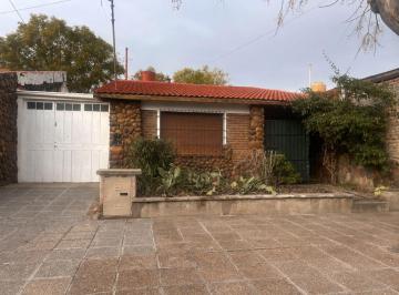 Casa · 169m² · 5 Ambientes · 1 Cochera · Venta Casa 3 Dorm. B° San Ignacio Godoy Cruz
