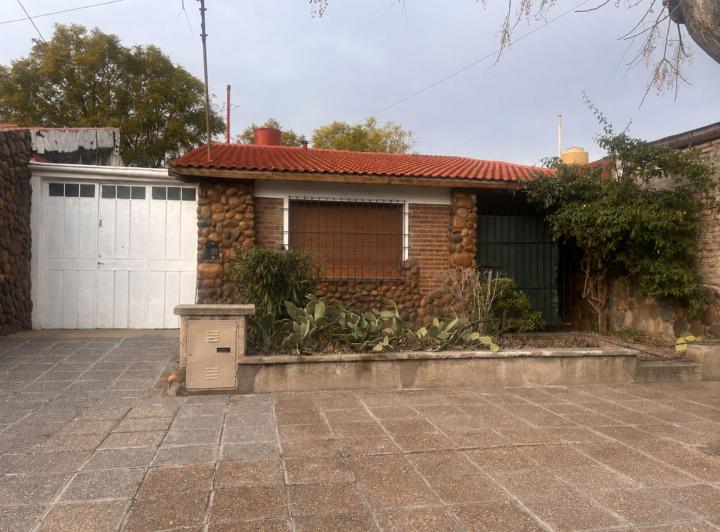 Casa · 169m² · 5 Ambientes · 1 Cochera
