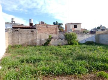 Terreno · 302m² · Se Vende Lote 302 m². C/escritura. a 2 Cuadras Av La Madrid.